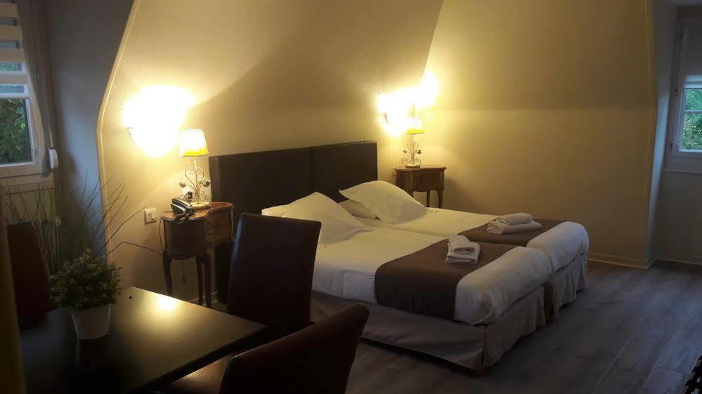 Logis Hotel Le Relais De La Poste Restaurant Le Fil Du Temps Thury-Harcourt-le-Hom Exterior photo